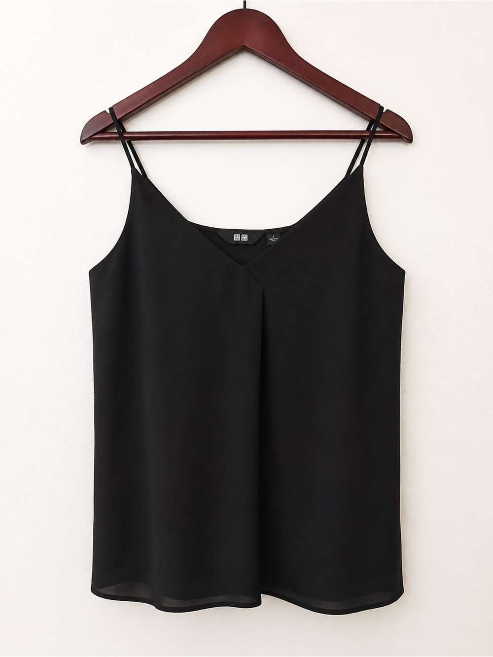 UNIQLO Black Sleeveless V-Neck Draped Cami Top Size S NWOT